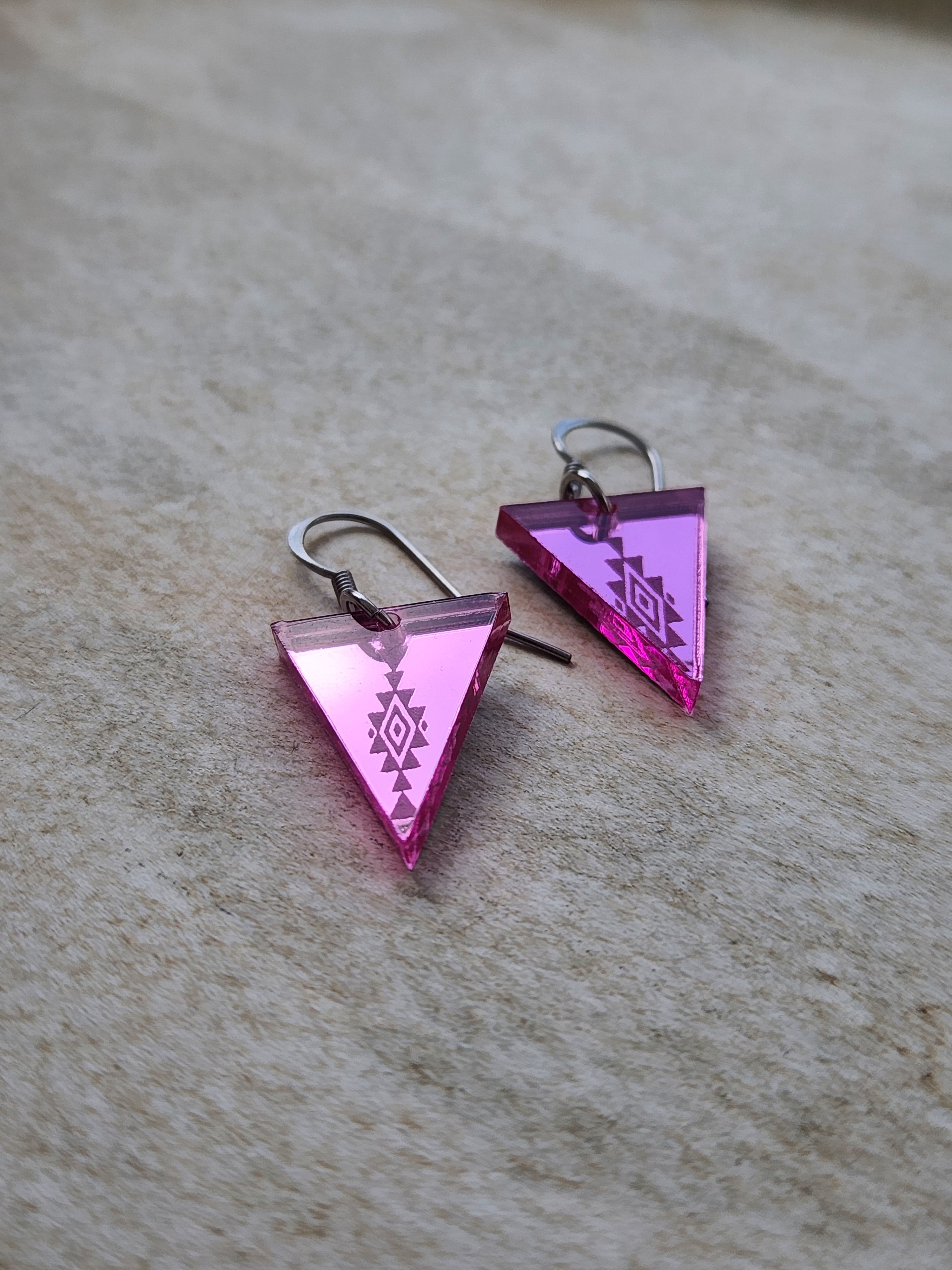 Small Triangle Mirror - Pink Style 2