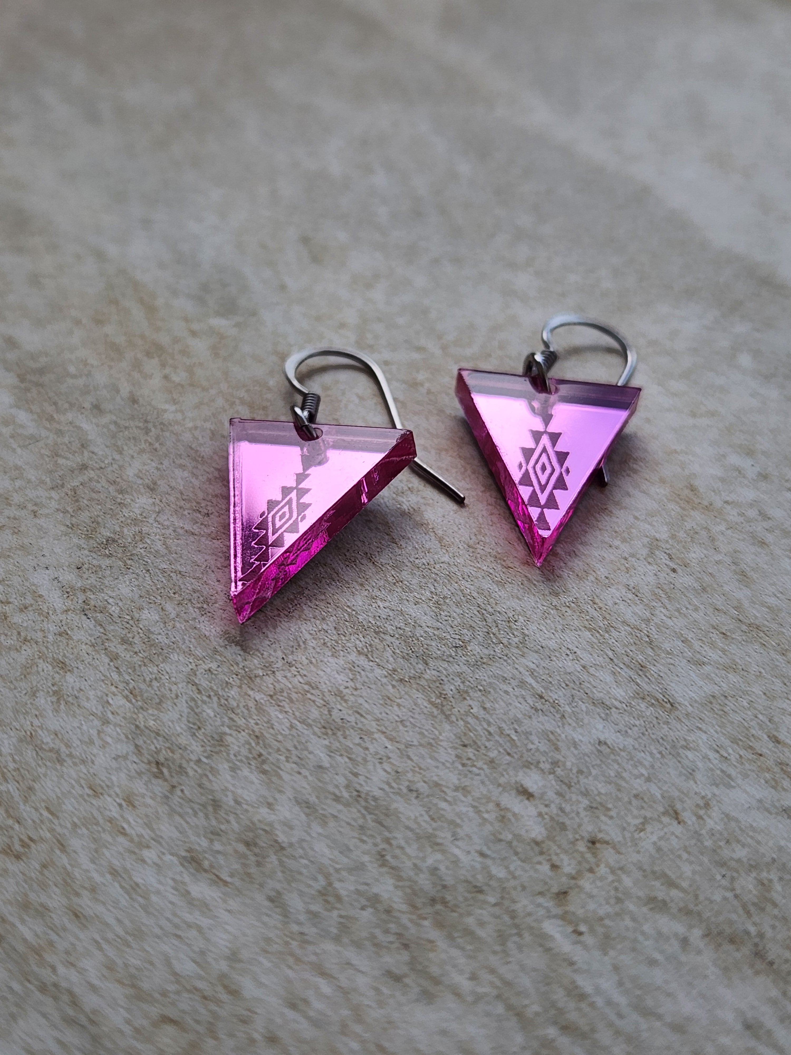 Small Triangle Mirror - Pink Style 2